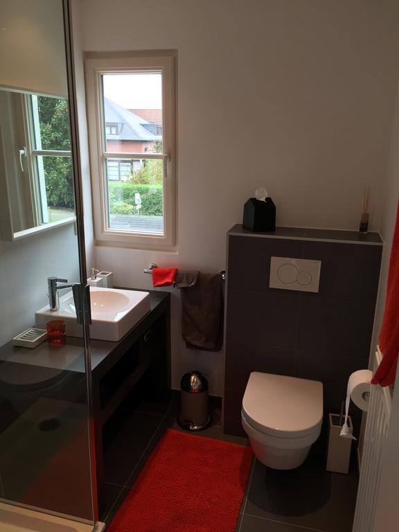 Le Chataignier Hotell Wezembeek-Oppem Exteriör bild