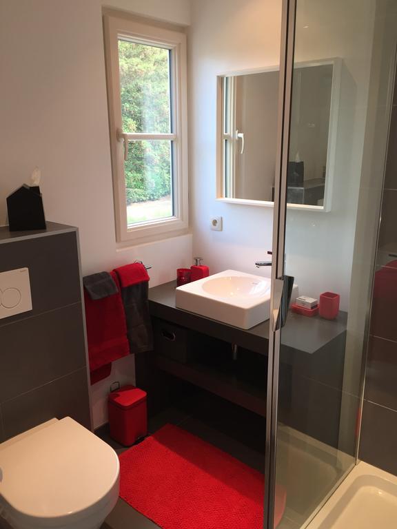 Le Chataignier Hotell Wezembeek-Oppem Exteriör bild