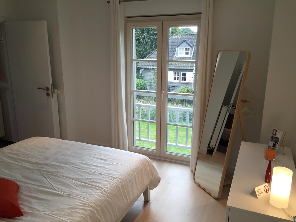 Le Chataignier Hotell Wezembeek-Oppem Exteriör bild